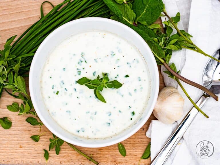 Kräuterdip: schnelles Dip Rezept mit Joghurt &amp; Kräutern | cooknsoul.de