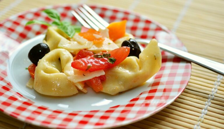 Tortellini Salat, herrliches Nudelsalat Rezept | cooknsoul.de