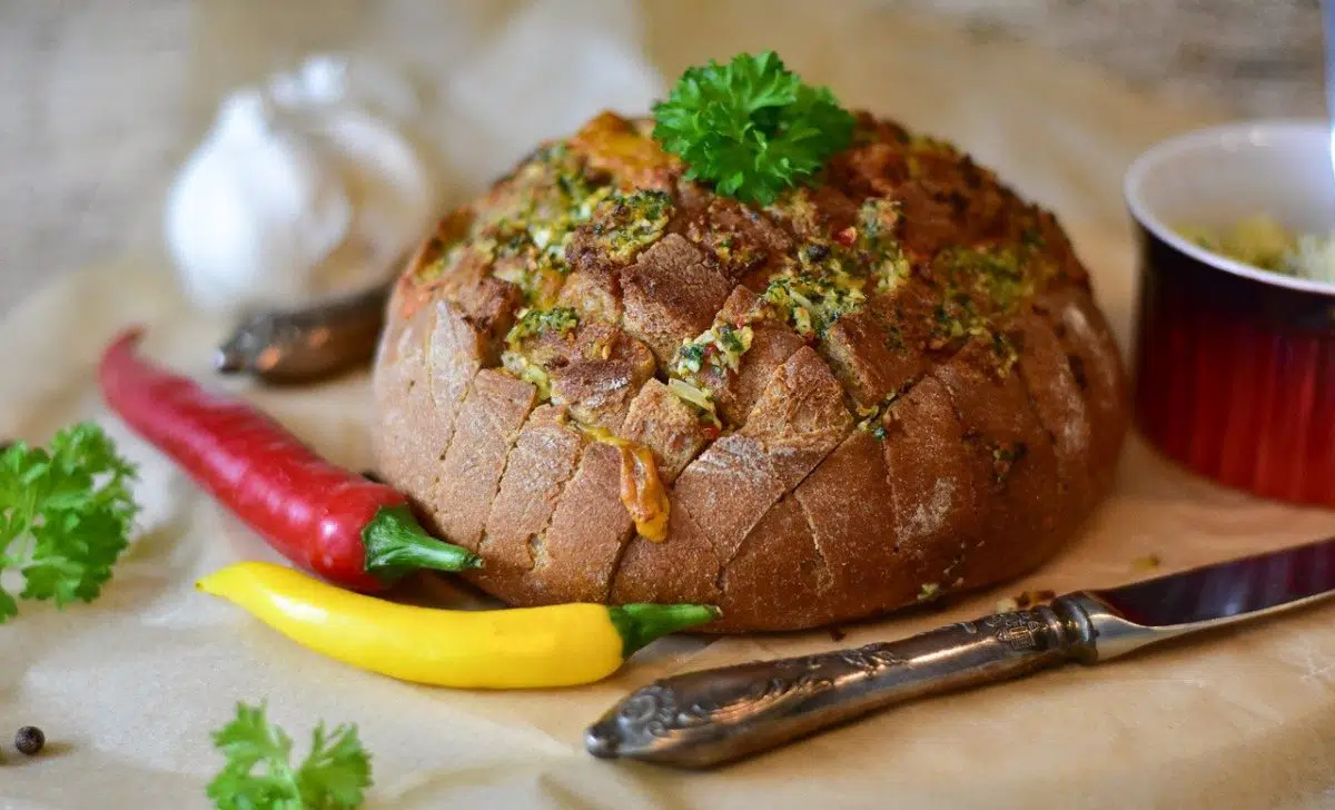 Gefülltes Brot: tolles Brot Rezept mit Speck &amp; Käse | cooknsoul.de