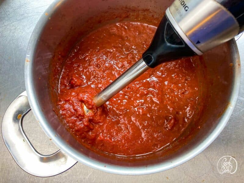 Tomatensauce pürieren