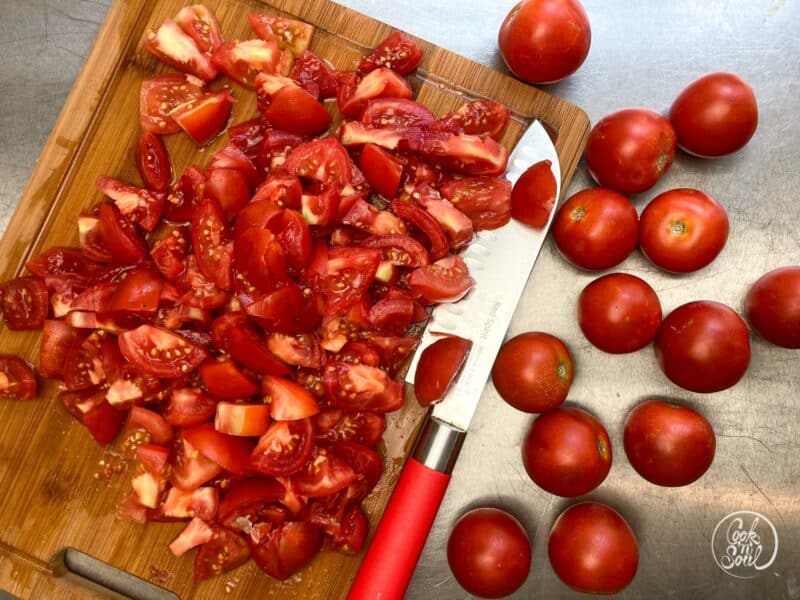 Pasta Salsiccia mit frischen Tomaten