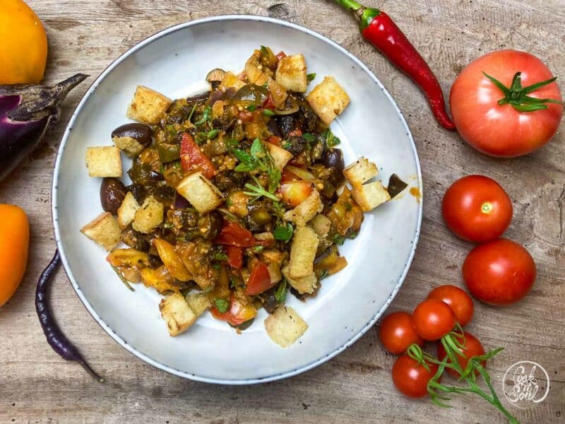 Brotcroutons zur Caponata